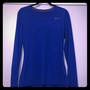 NWOT Nike Dri-Fit long sleeve. Size Medium.